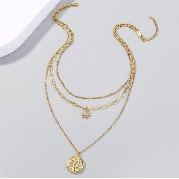 Gold 18k Gold Plated Star Pendant Chain Layered Necklace - Picture 2 of 3